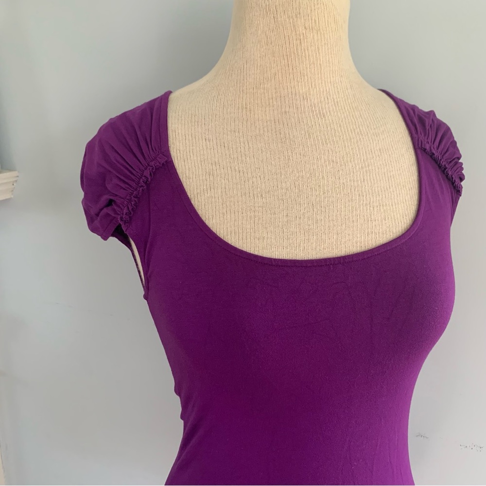 BCBG purple tee with gathered cap sleeves, ruching, fitted Size Small